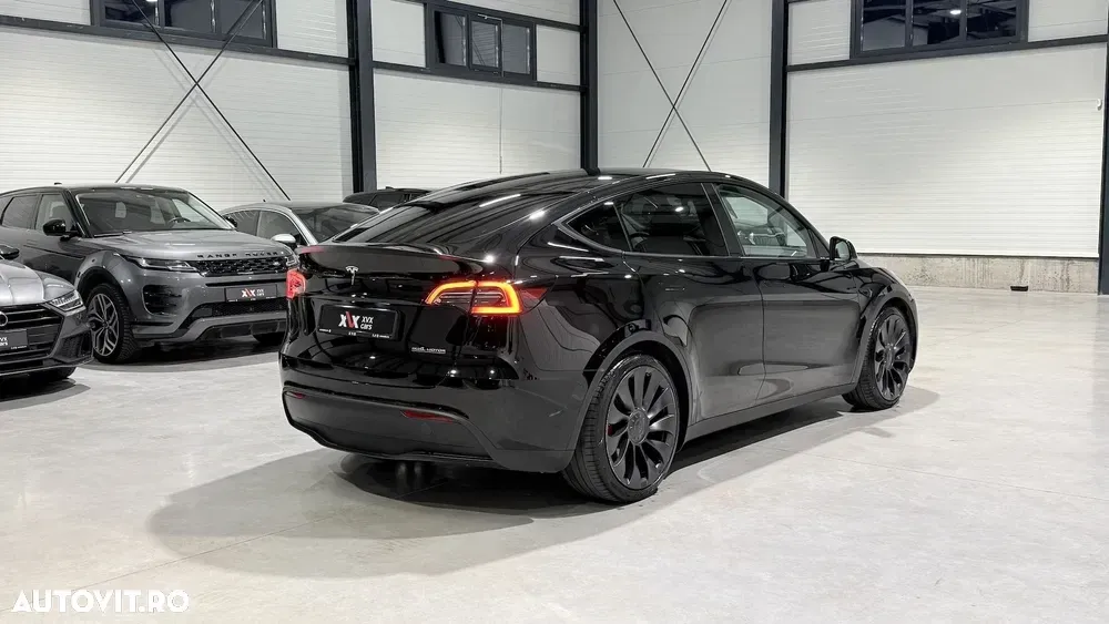 Tesla Model Y Performance Dual Motor AWD — imagine 3