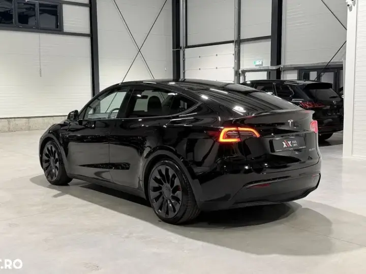 Tesla Model Y Performance Dual Motor AWD