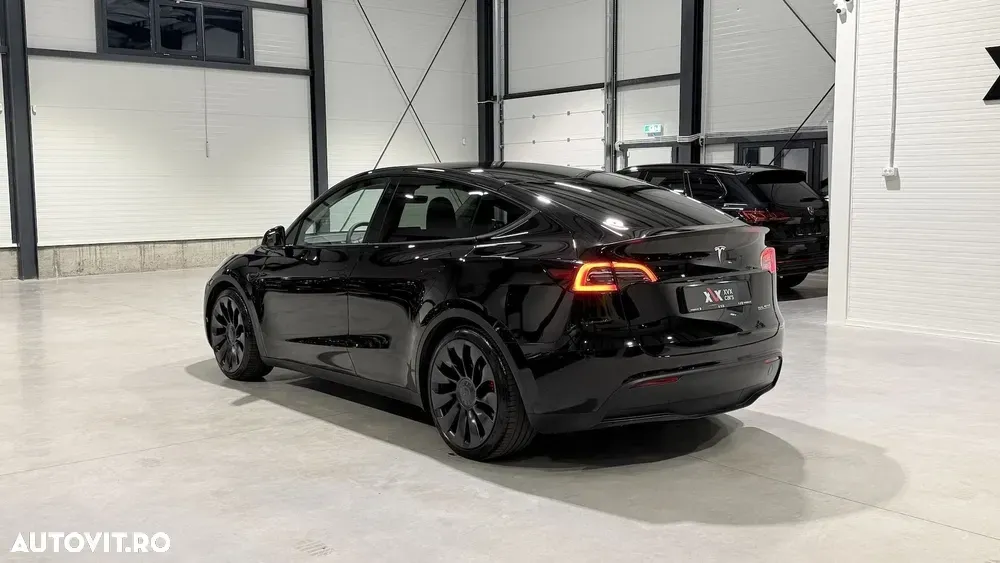 Tesla Model Y Performance Dual Motor AWD — imagine 4