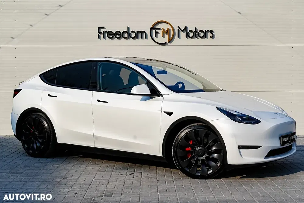 Tesla Model Y — imagine 6
