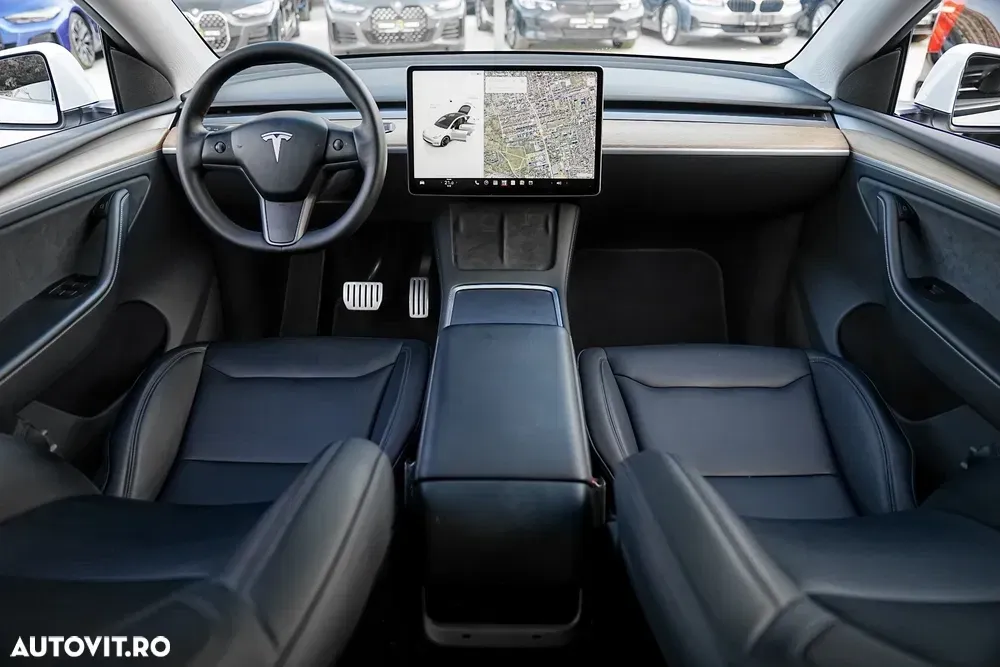 Tesla Model Y — imagine 3