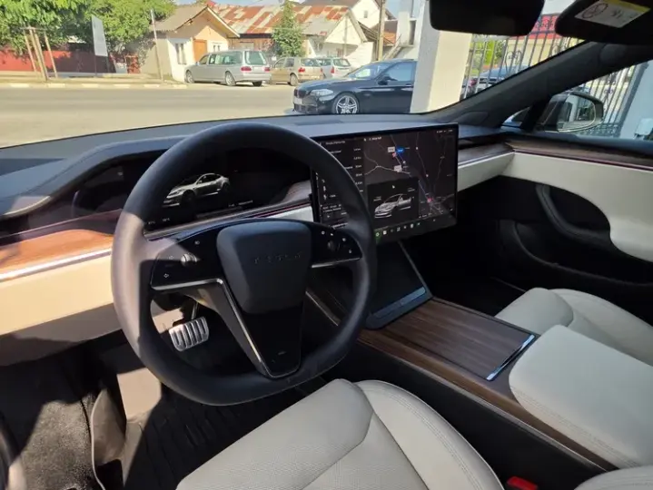 Tesla Model S Long Range
