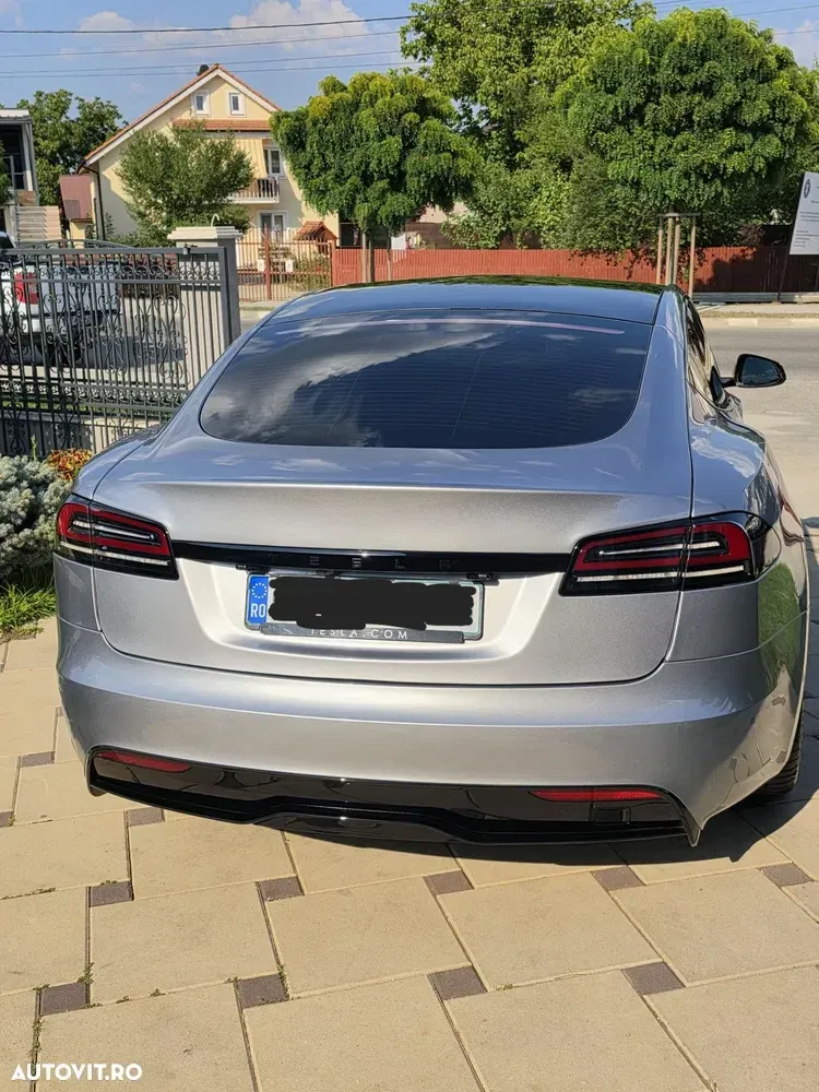 Tesla Model S Long Range — imagine 5