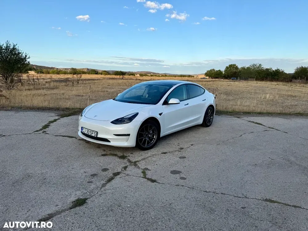 Tesla Model 3 Standard — imagine 2