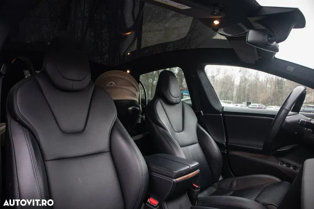 Tesla Model S — imagine 5