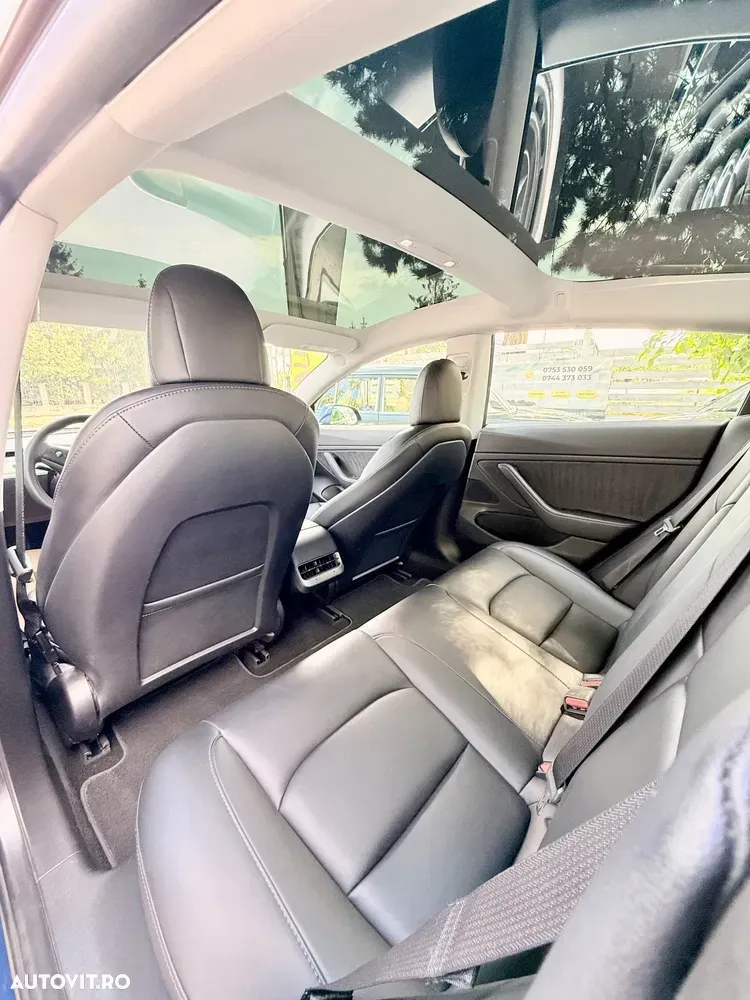 Tesla Model 3 — imagine 6