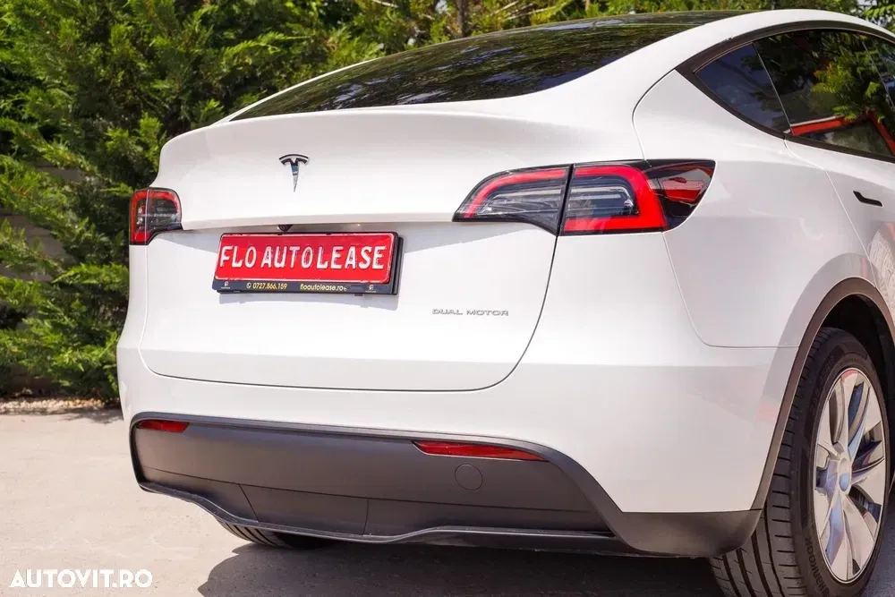 Tesla Model Y Long Range Dual Motor AWD — imagine 5
