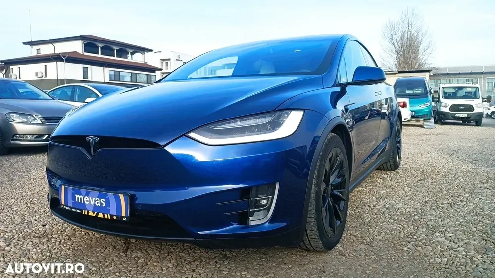 Tesla Model X — imagine 2