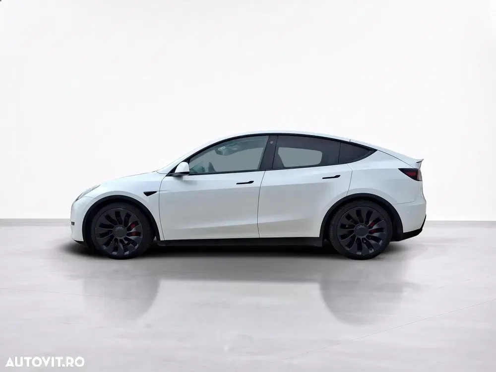 Tesla Model Y Performance Dual Motor AWD — imagine 3
