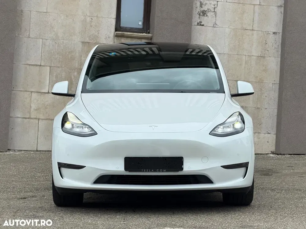 Tesla Model Y — imagine 6