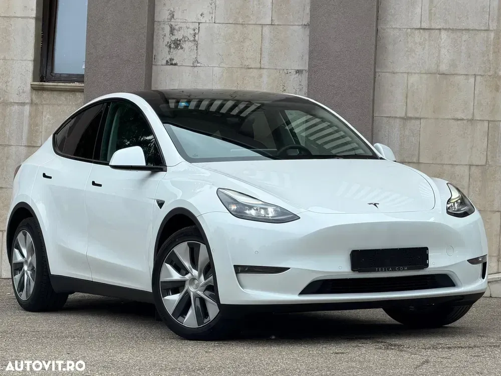 Tesla Model Y — imagine 3