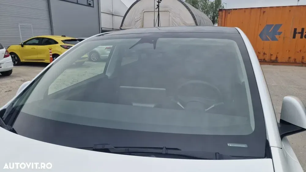 Tesla Model Y — imagine 6