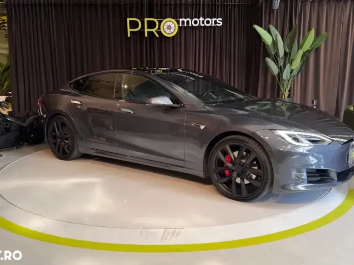 Tesla Model S Performance