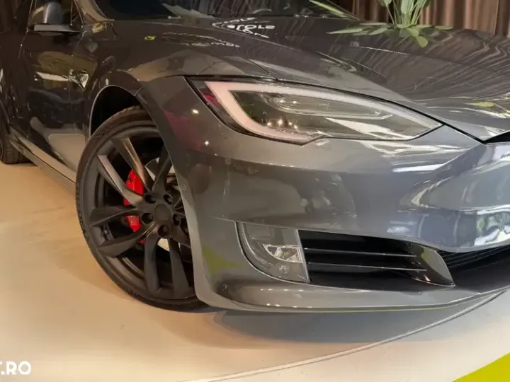 Tesla Model S Performance
