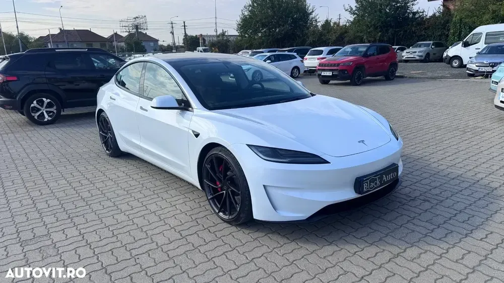 Tesla Model 3 Performance — imagine 2