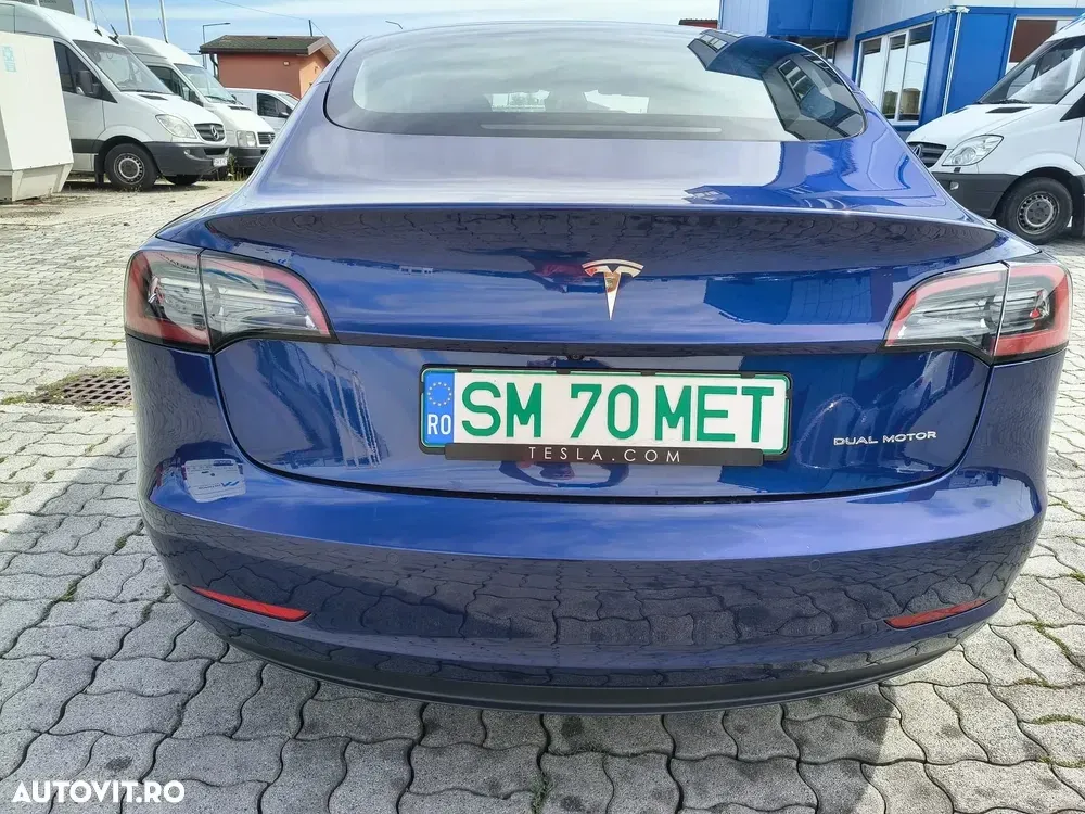 Tesla Model 3 — imagine 2