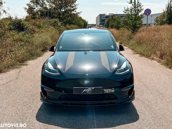 Tesla Model Y AWD Performance