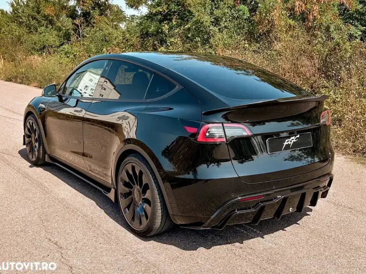 Tesla Model Y AWD Performance