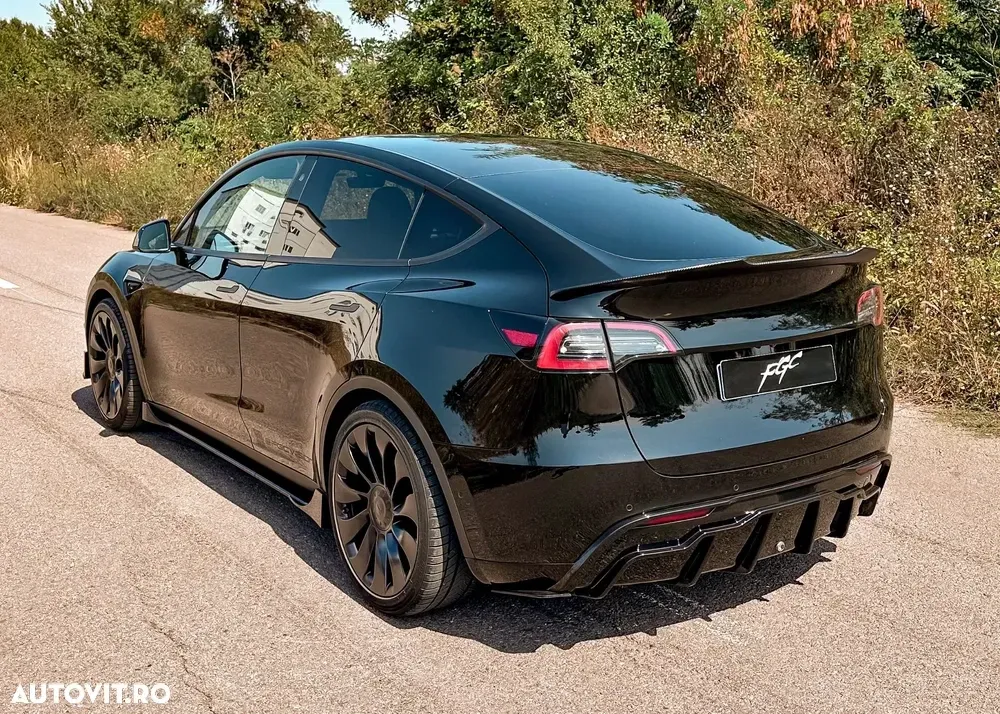 Tesla Model Y AWD Performance — imagine 3
