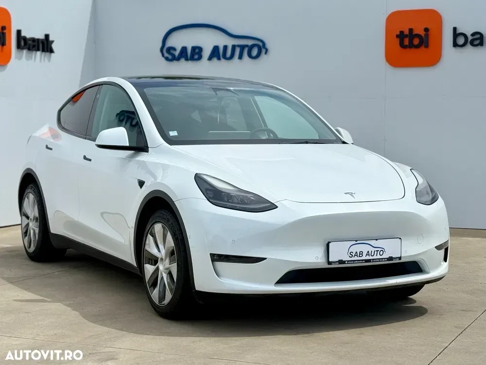 Tesla Model Y — imagine 3