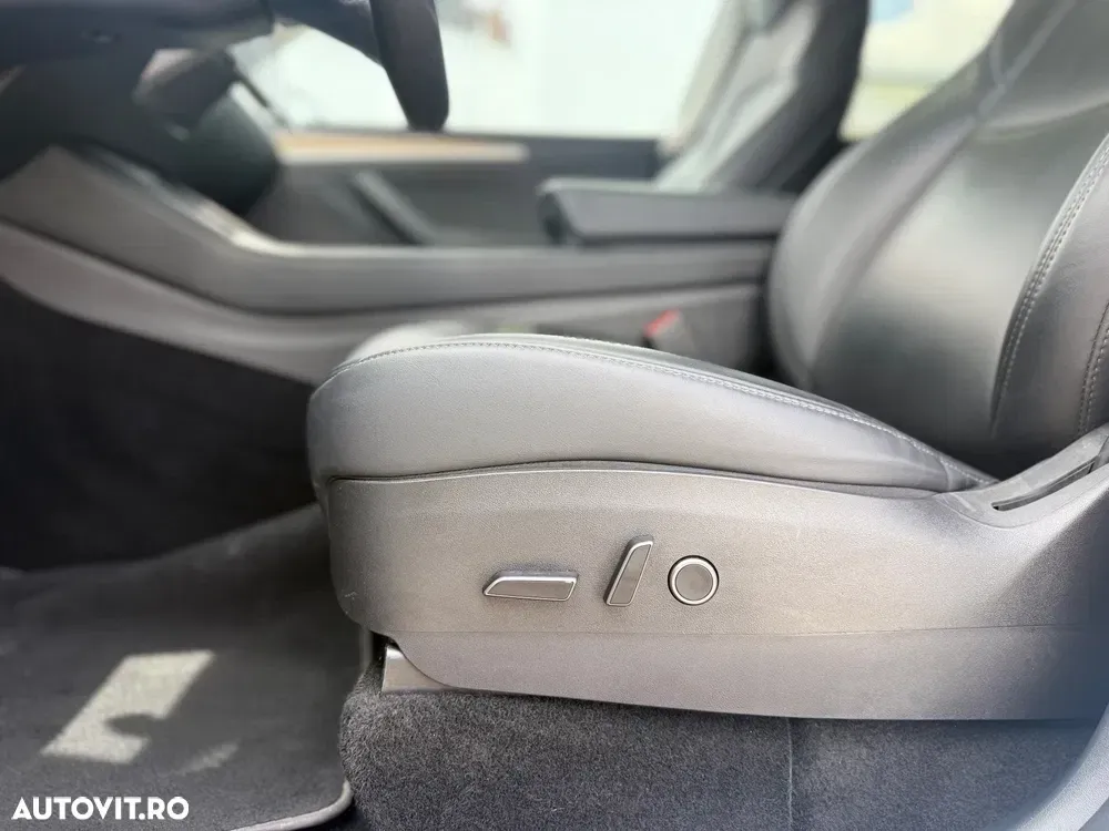 Tesla Model Y — imagine 6
