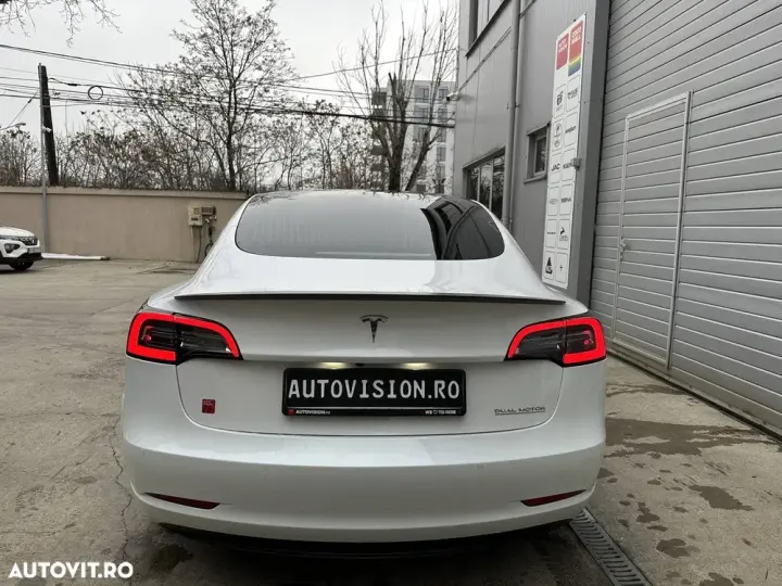 Tesla Model 3 Langstreckenbatterie Allradantrieb Dual Motor Performance