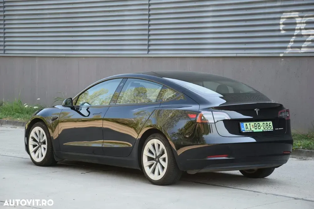 Tesla Model 3 — imagine 2