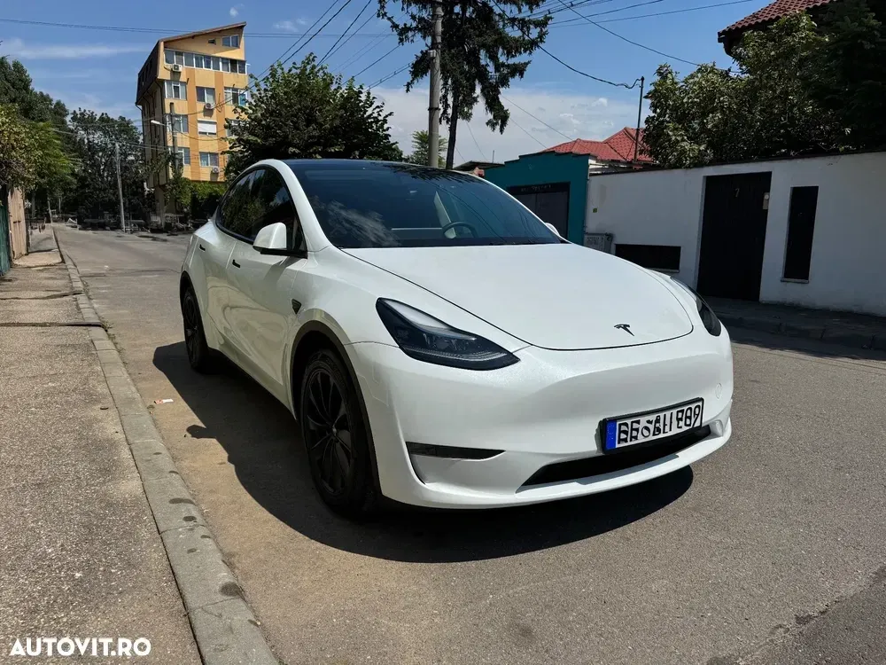 Tesla Model Y — imagine 2