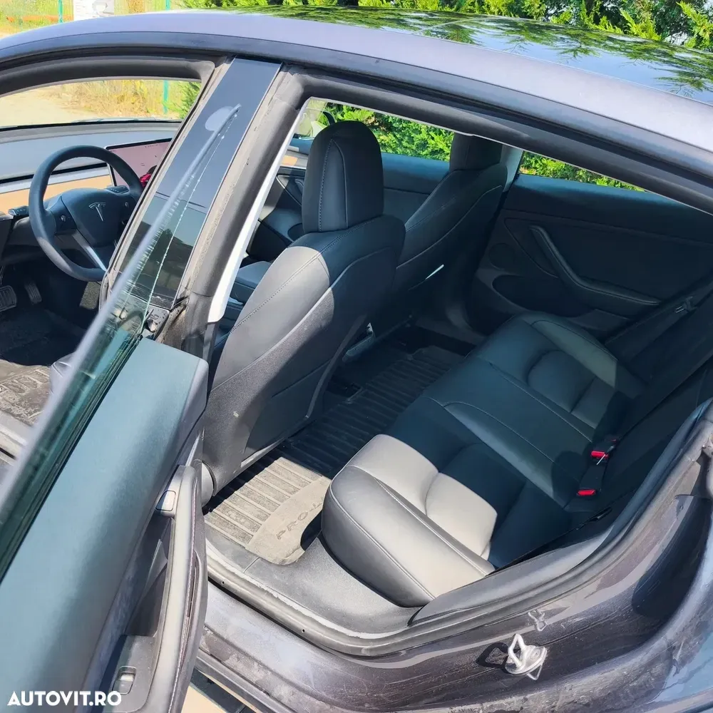Tesla Model 3 — imagine 6