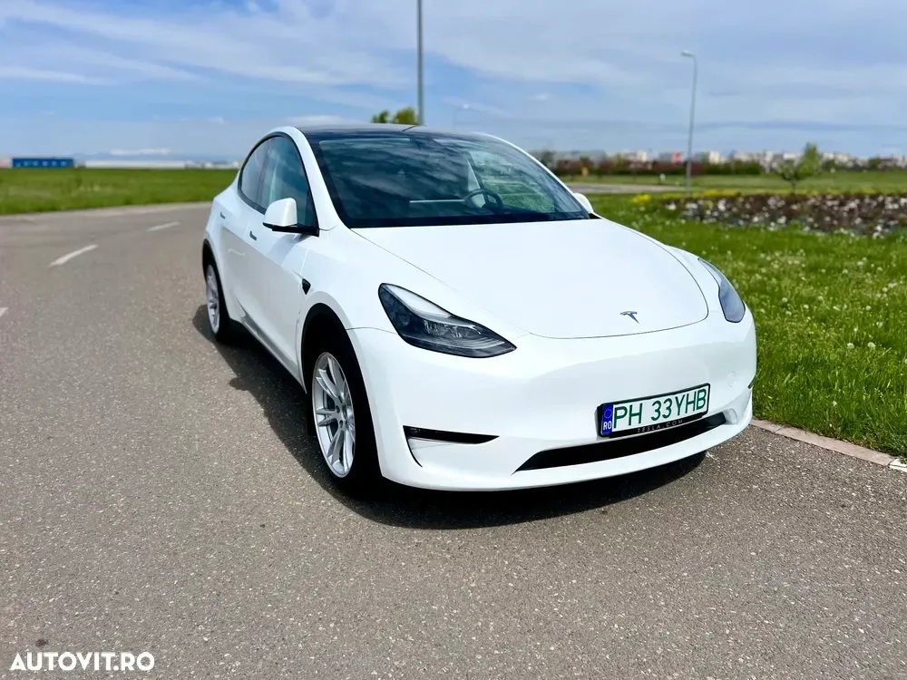 Tesla Model Y — imagine 6