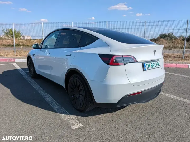 Tesla Model Y Long Range Dual Motor AWD