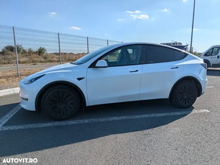 Tesla Model Y Long Range Dual Motor AWD
