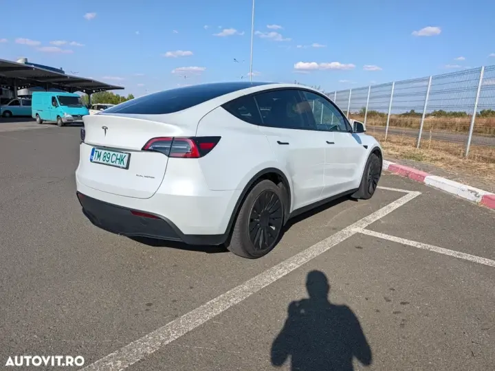 Tesla Model Y Long Range Dual Motor AWD
