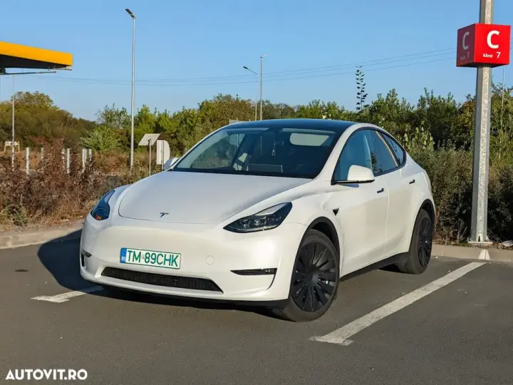 Tesla Model Y Long Range Dual Motor AWD