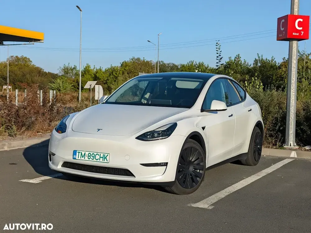 Tesla Model Y Long Range Dual Motor AWD — imagine 2