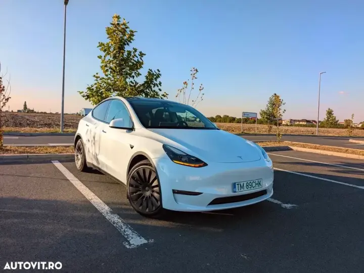 Tesla Model Y Long Range Dual Motor AWD