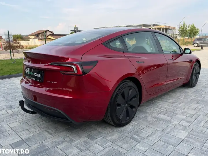 Tesla Model 3 Long Range AWD Premium