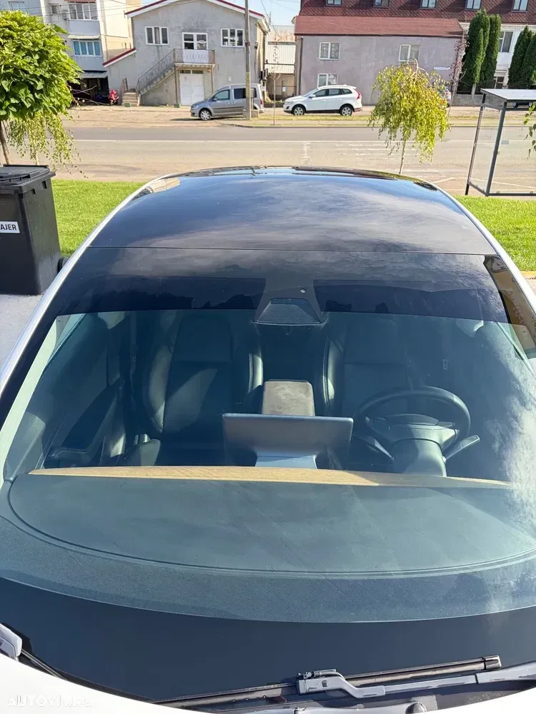 Tesla Model 3 — imagine 2