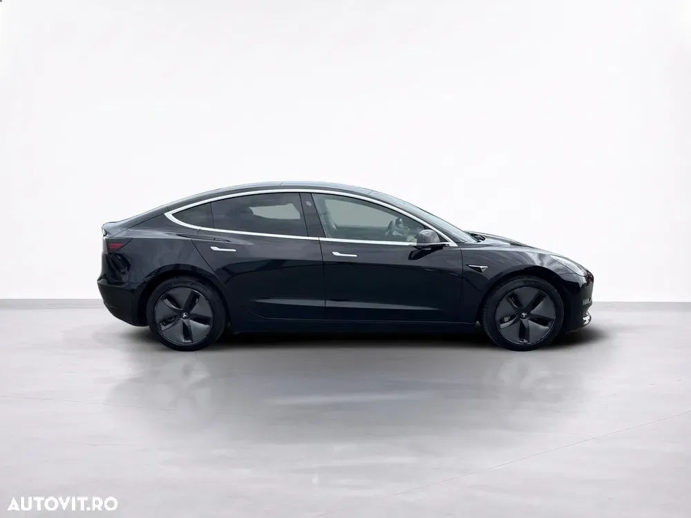 Tesla Model 3 — imagine 6