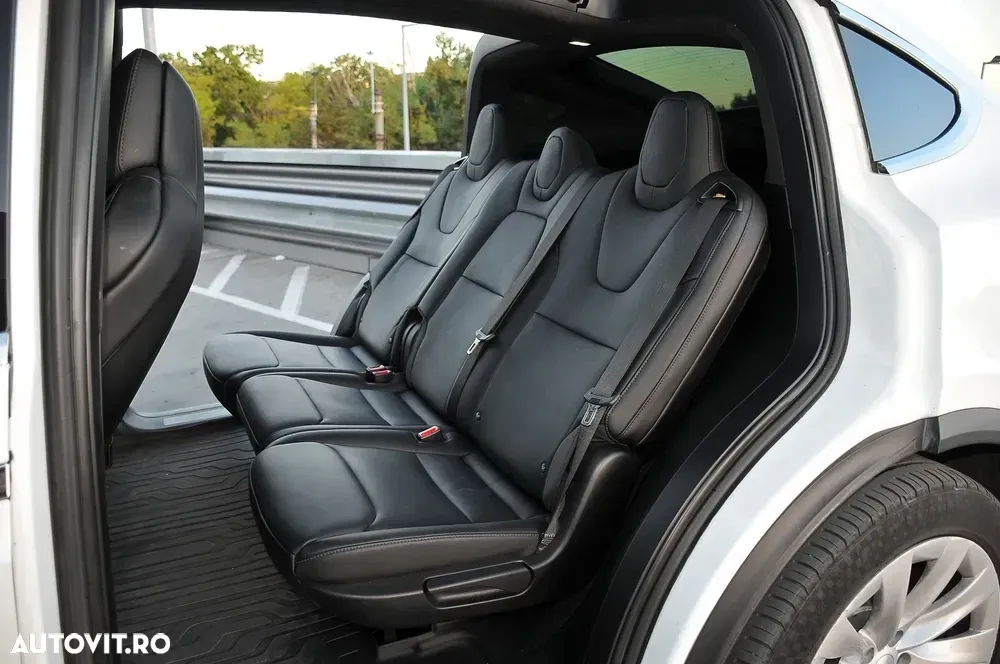 Tesla Model X — imagine 6