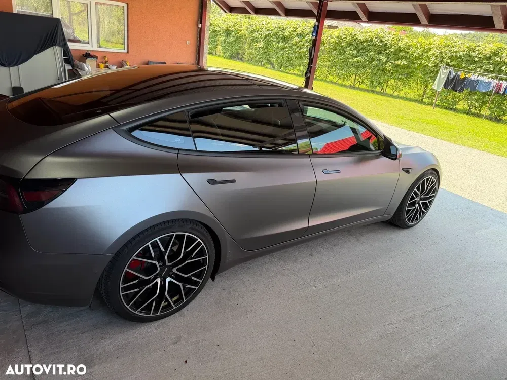 Tesla Model 3 — imagine 6