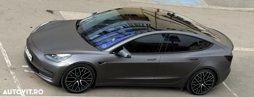 Tesla Model 3 — imagine 2