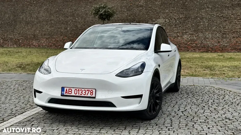 Tesla Model Y RWD — imagine 2