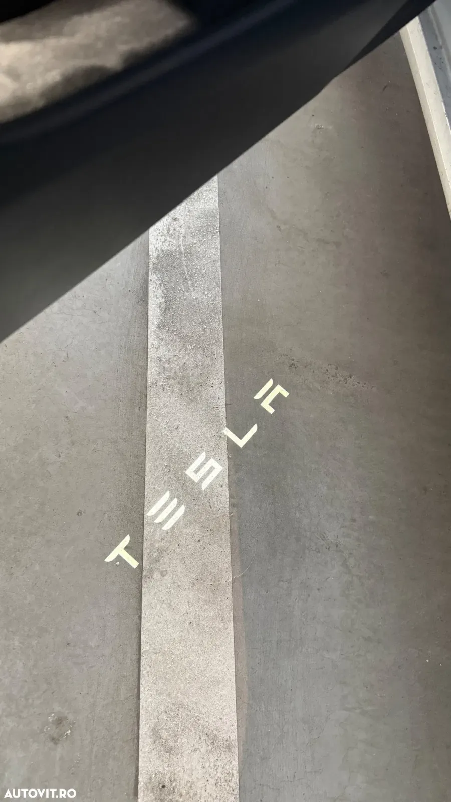 Tesla Model 3 — imagine 2