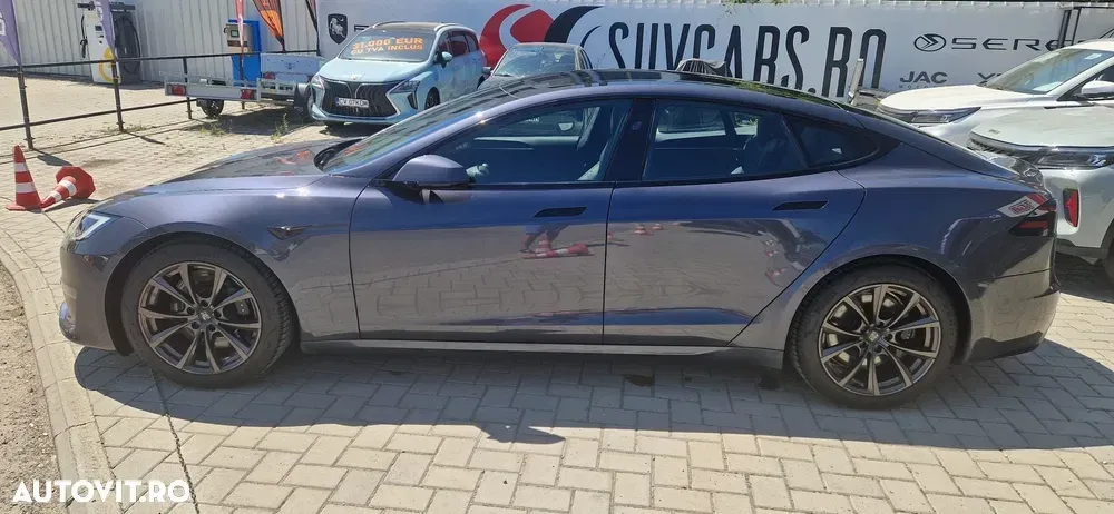 Tesla Model S — imagine 4