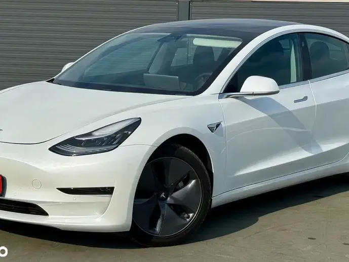 Tesla Model 3 Long Range
