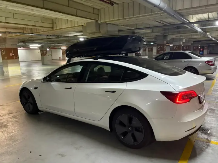 Tesla Model 3 Long Range AWD Premium