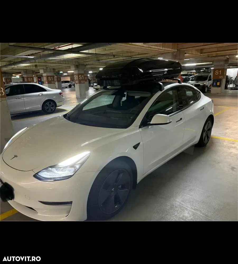Tesla Model 3 Long Range AWD Premium — imagine 3