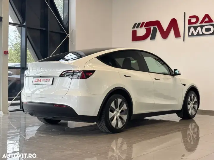Tesla Model Y RWD