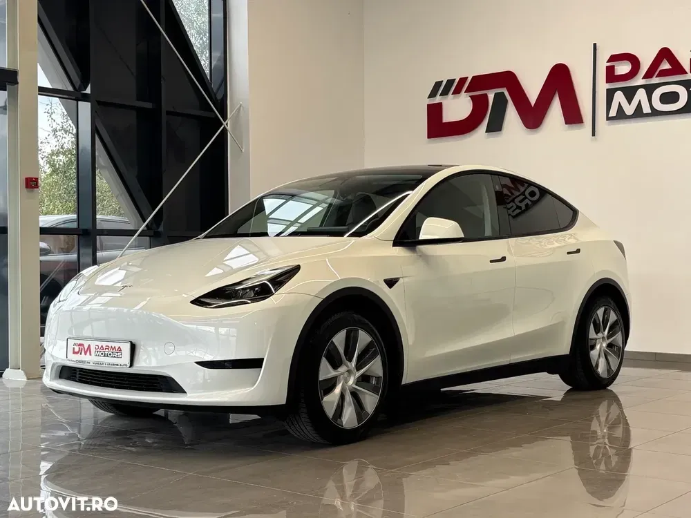 Tesla Model Y RWD — imagine 3